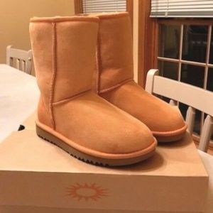 UGG Australia BOOTS CLASSIC ORANGE Size 5